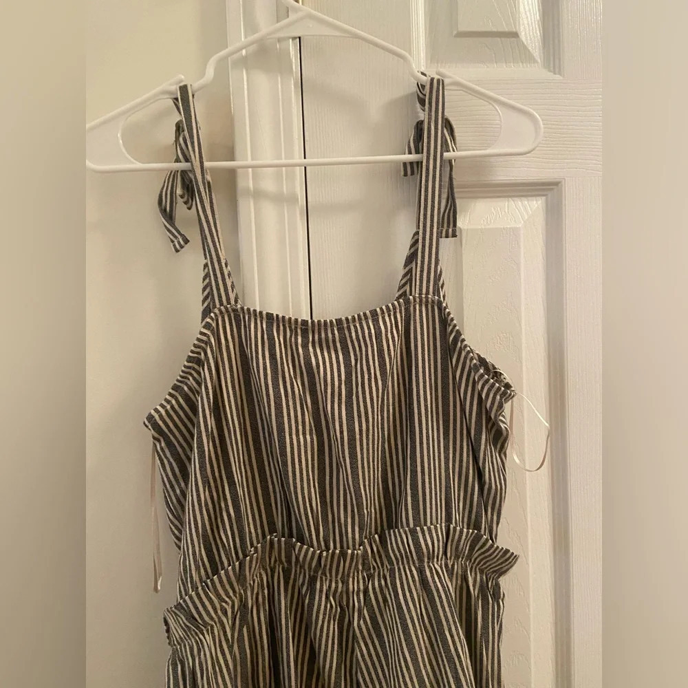 Blue and white striped romper - Picture 5 of 9